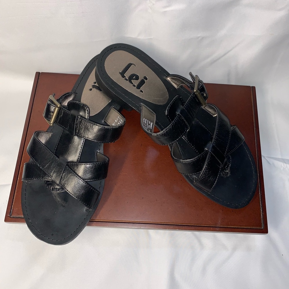 3/15 l.e.i. Sandals